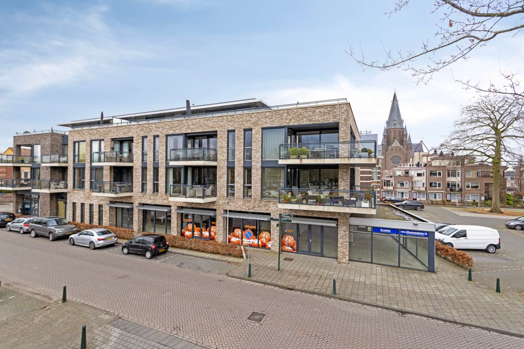 Property photo 2 of 44