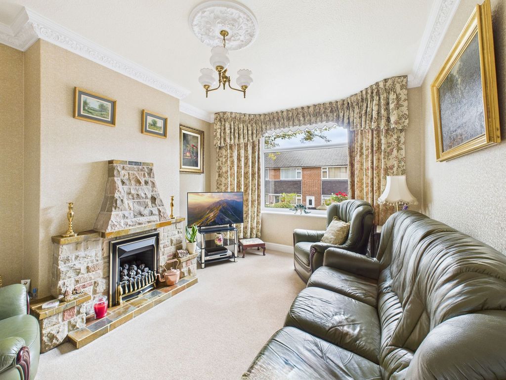 Property photo 2 of 25 Lounge