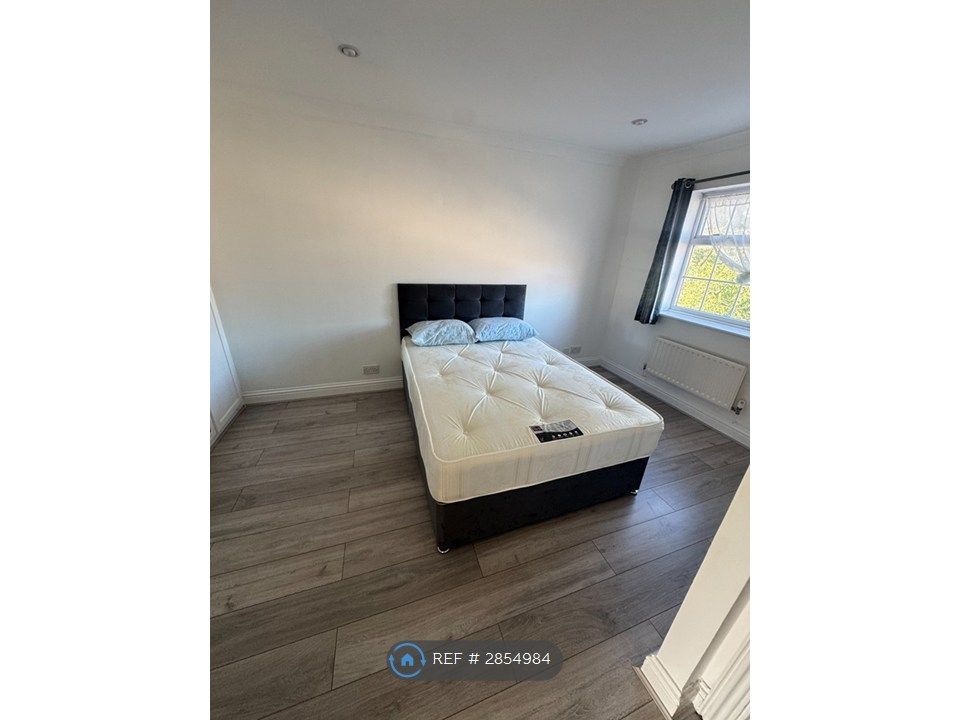 Property photo 1 of 3