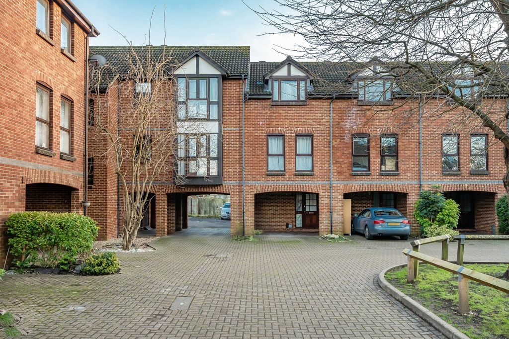 Property photo 1 of 7