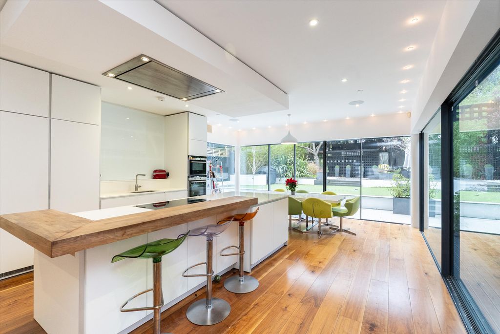 Property photo 3 of 16 Image