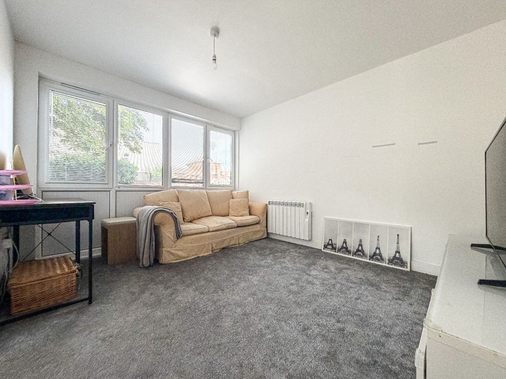 Property photo 3 of 9 3986425
