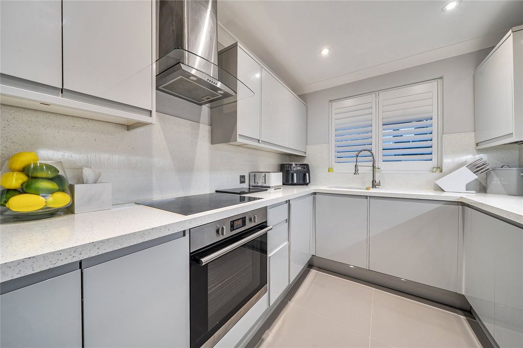 Property photo 3 of 19 Picture No. 10