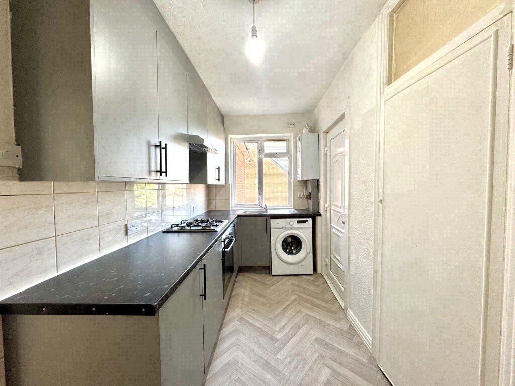 Property photo 1 of 6 Kitchen