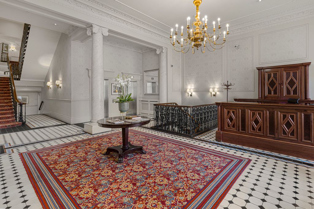 Additional image 20 of 3 bed flat to rentHyde Park Gate, London SW7