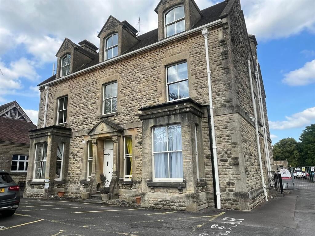 Property photo 1 of 8