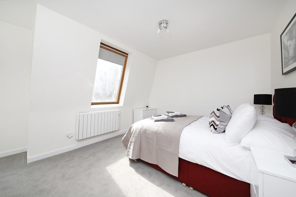 Property photo 2 of 8 Bedroom