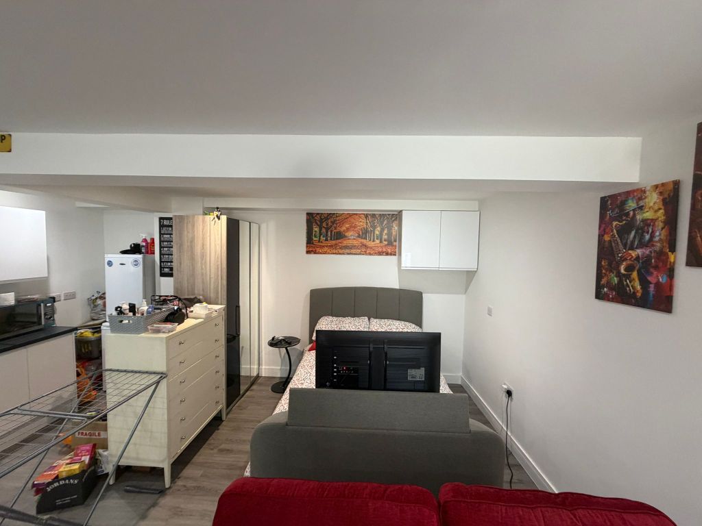 Property photo 1 of 16 Cover