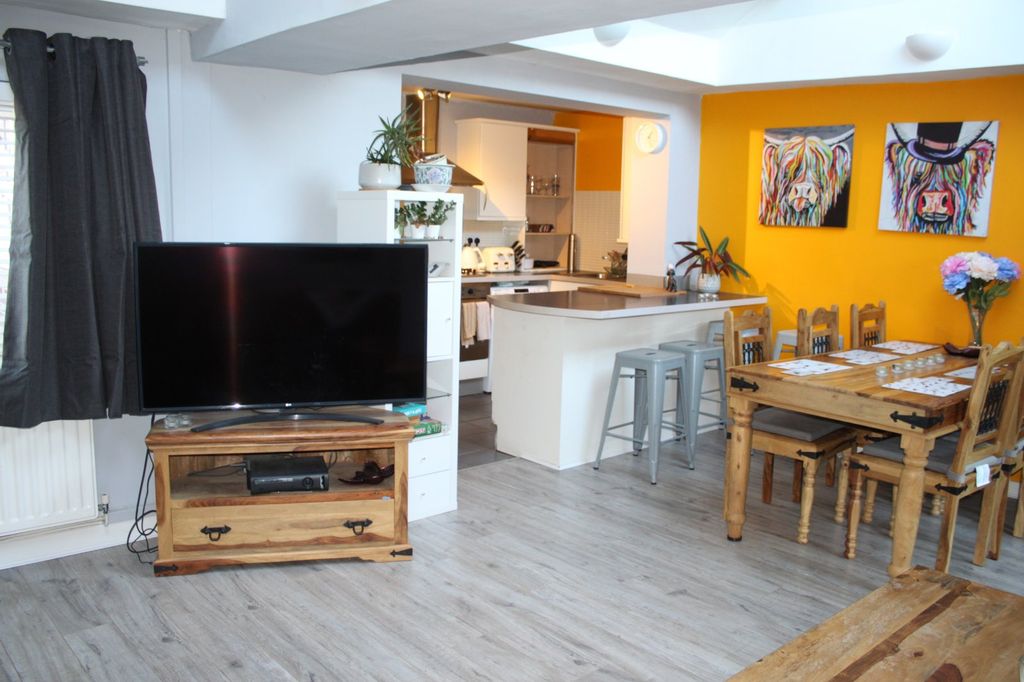 Property photo 3 of 10 Picture No. 04