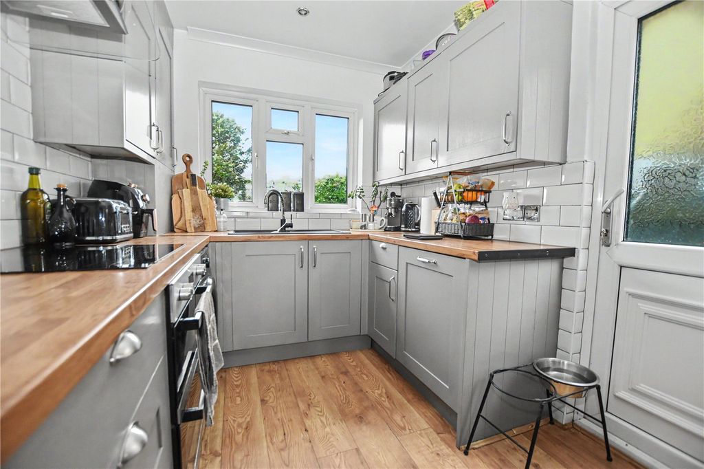 Property photo 2 of 14 Picture No. 02