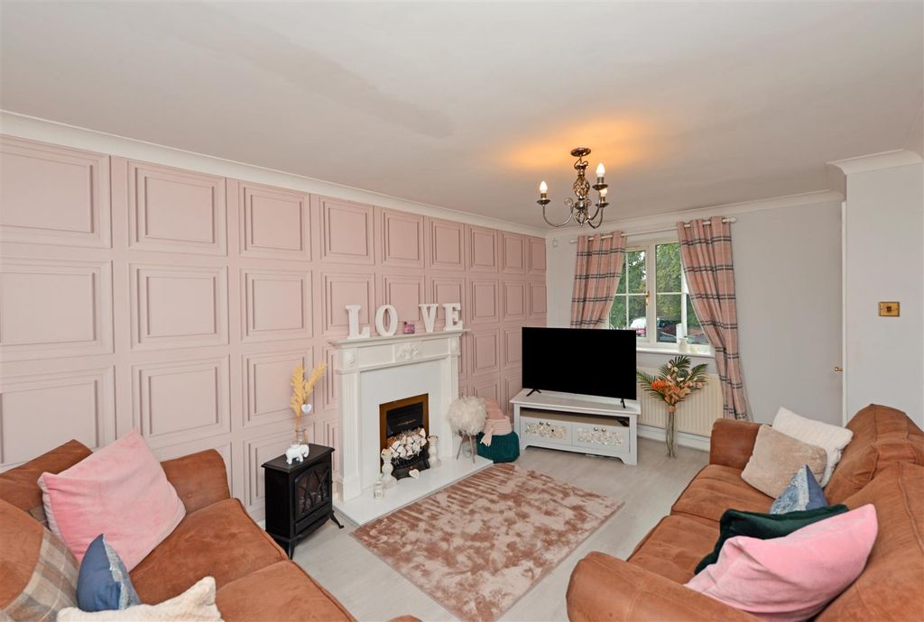 Property photo 2 of 18 Living Room: