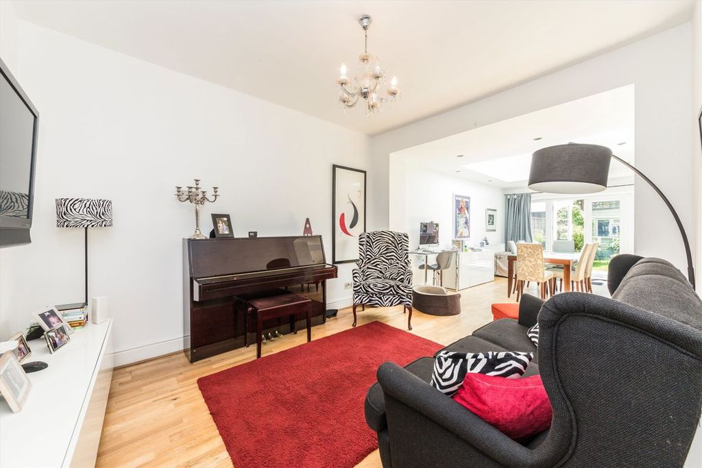 Property photo 3 of 9