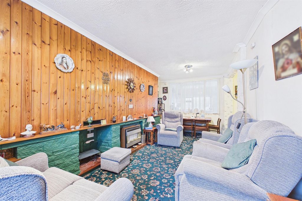 Property photo 3 of 11 Cam03736G0-Pr0228-Still010.Jpg