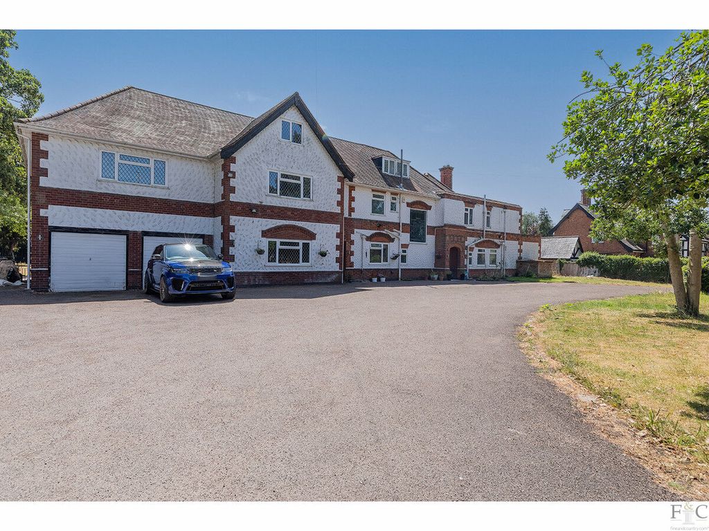 Property photo 3 of 27