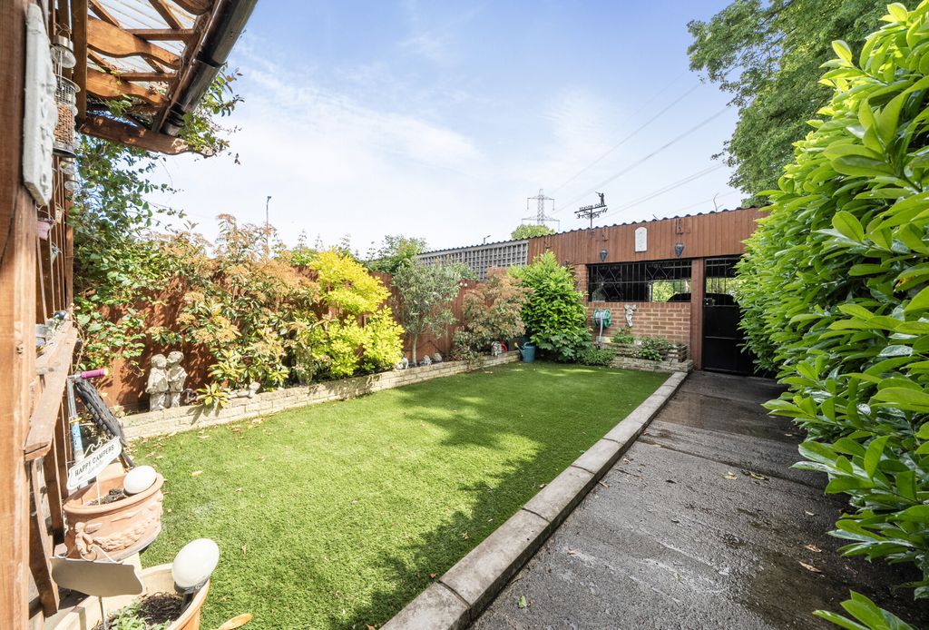 Property photo 2 of 26 1459848-3-6A05Ed8...