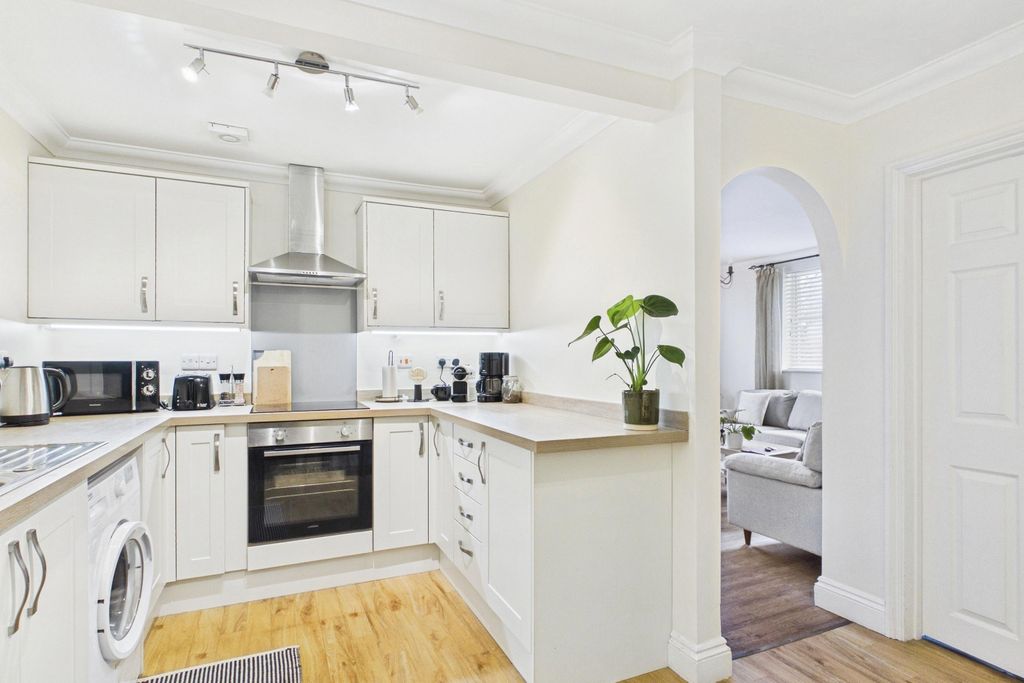 Property photo 1 of 5