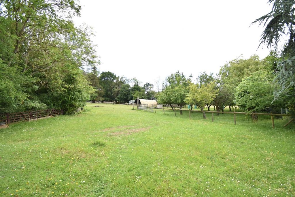 Property photo 1 of 40