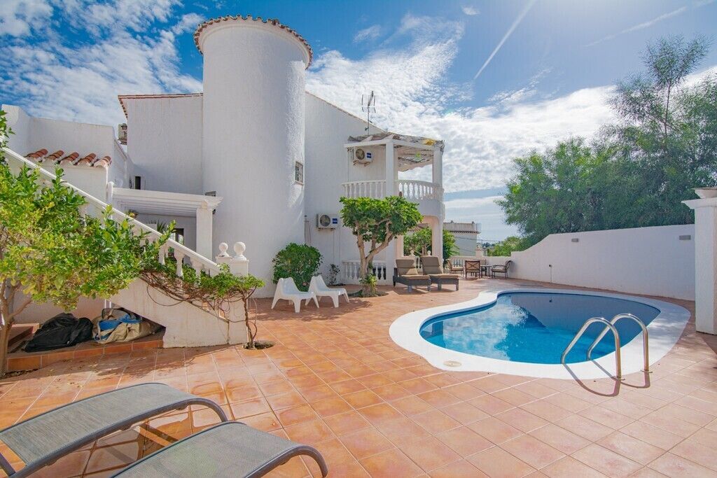 Property photo 2 of 10 House And Pool