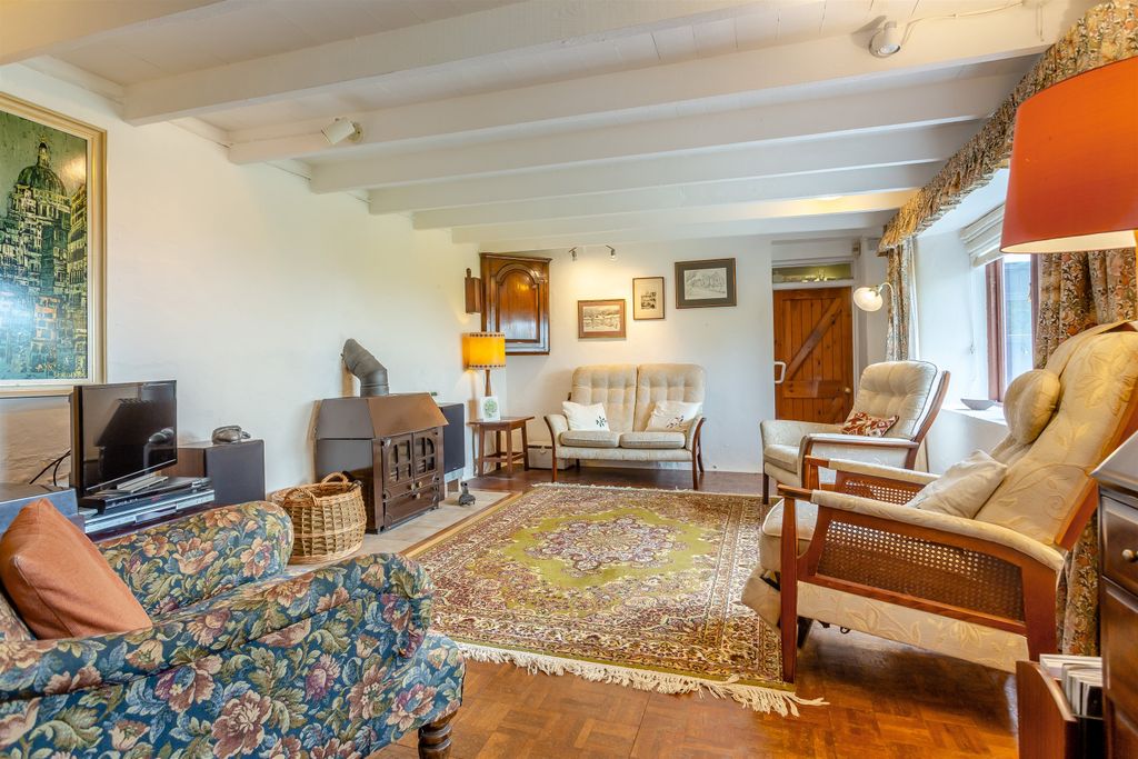 Property photo 3 of 25