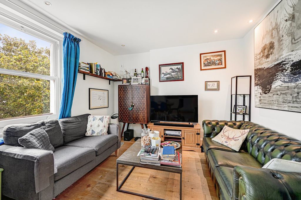 Property photo 2 of 8