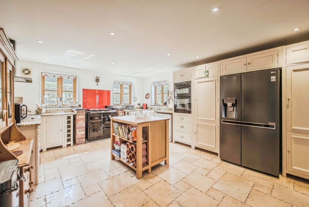 Property photo 2 of 22 Pbox-Img.Jpg
