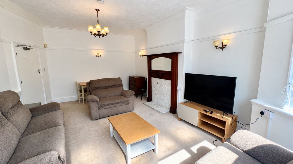 Property photo 1 of 14 Living Room