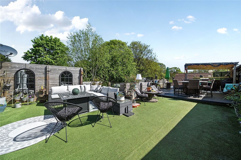 Property photo 2 of 38 Picture No. 08