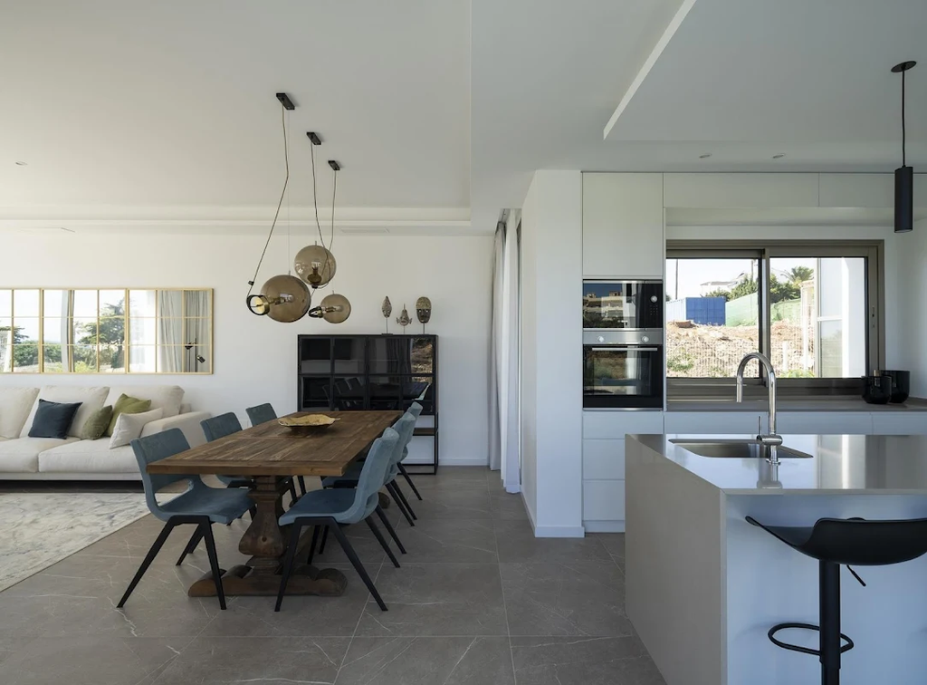 Property photo 3 of 19 Photo 2