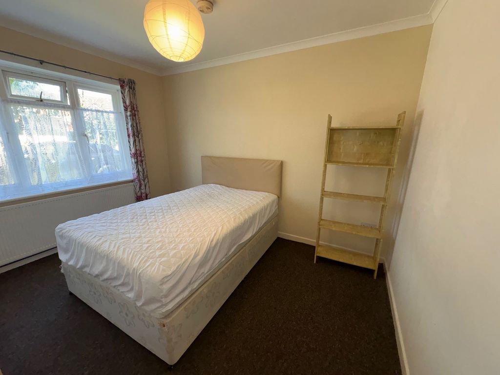 Property photo 2 of 6 7Willowcourtbed