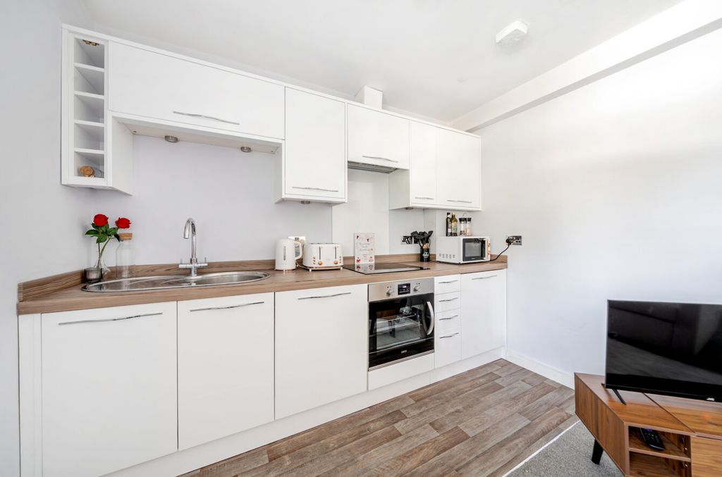 Property photo 3 of 12 1501375-7-6A71A95...