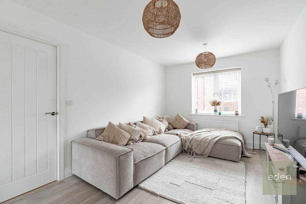 Property photo 2 of 21