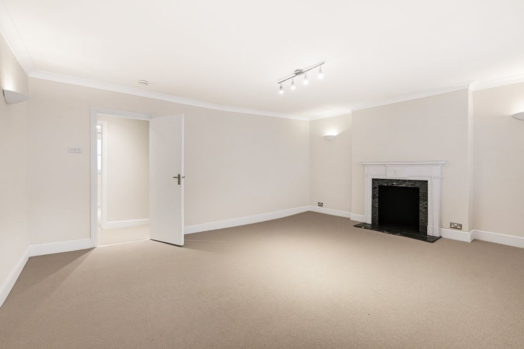 Property photo 1 of 14 Picture No. 18