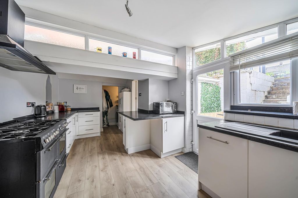 Property photo 3 of 25 Seddons Tiverton