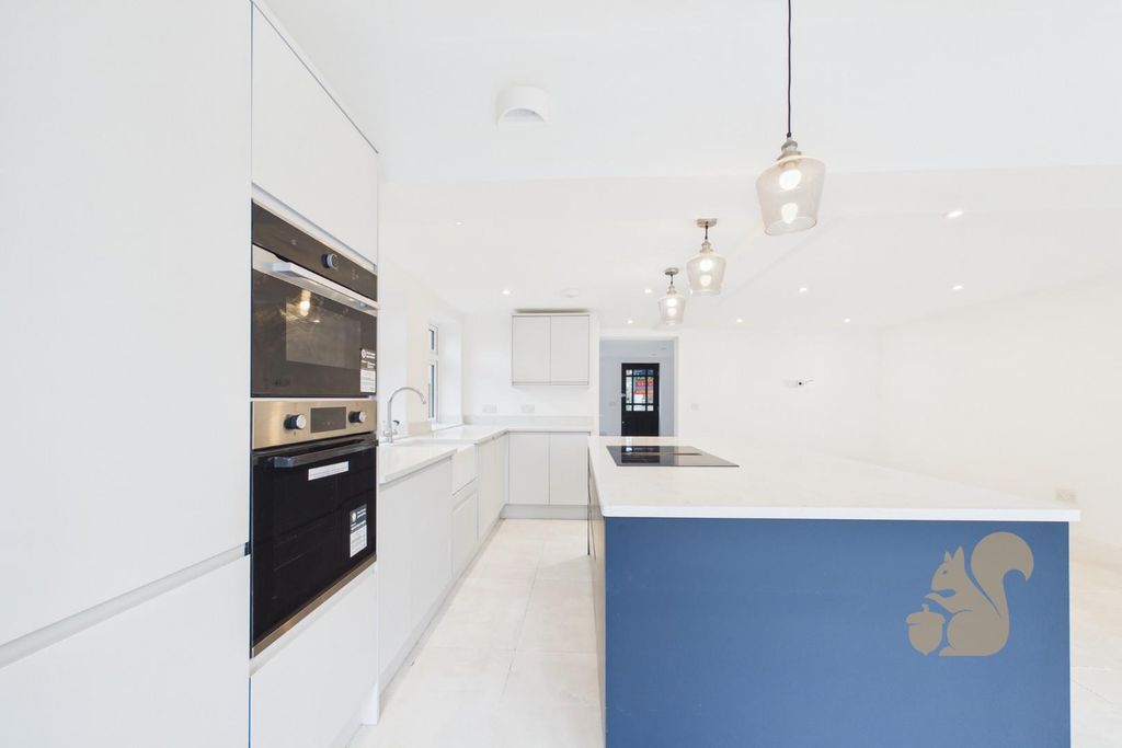 Property photo 3 of 19 Cam01814G0-Pr0075-Still004.Jpg