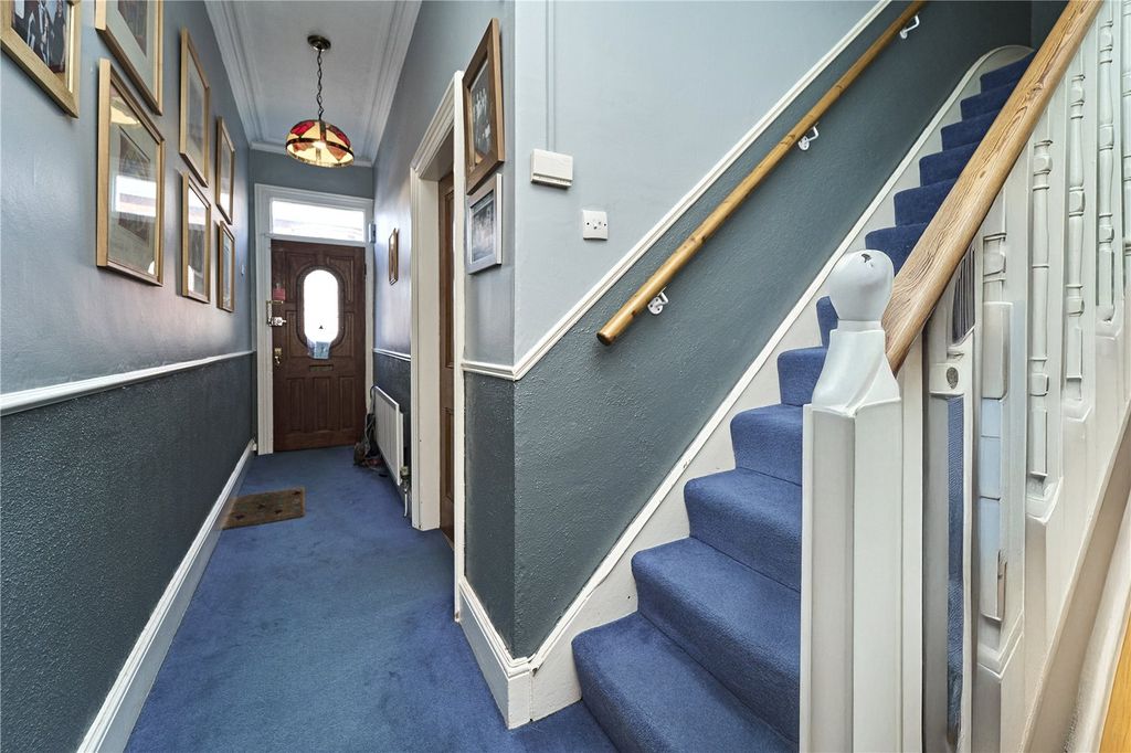 Property photo 2 of 16 Photo