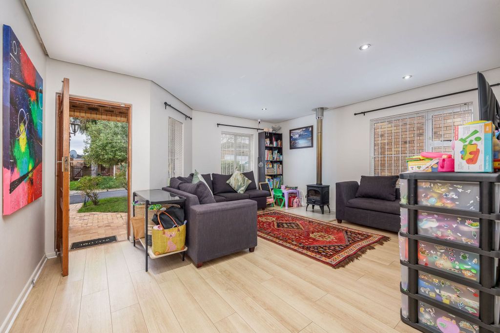 Property photo 2 of 18 Dbv1740278