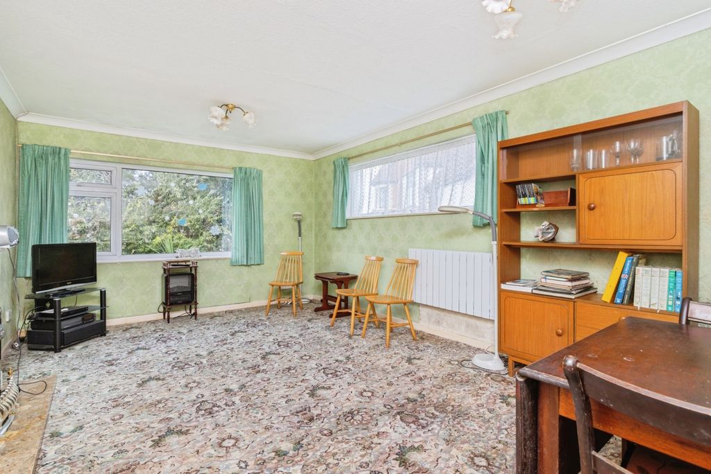 Property photo 3 of 17 Photo