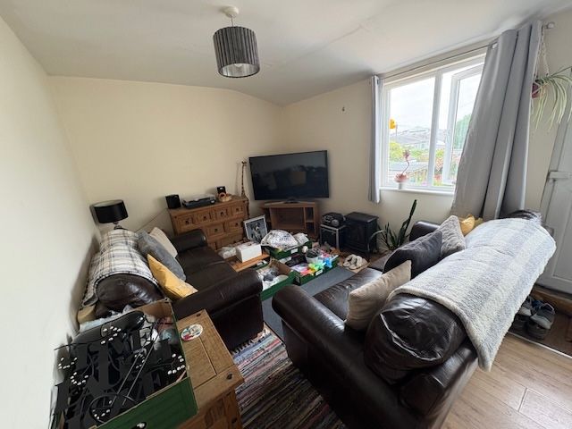 Property photo 3 of 5