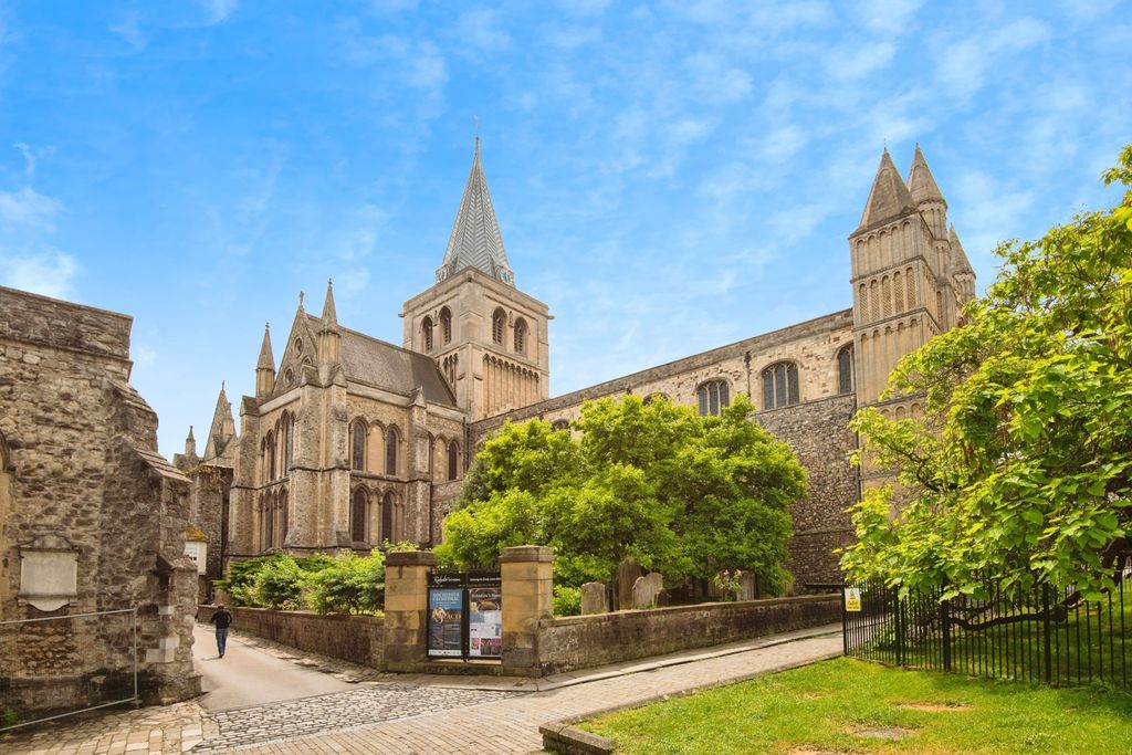 Property photo 2 of 13 Photo