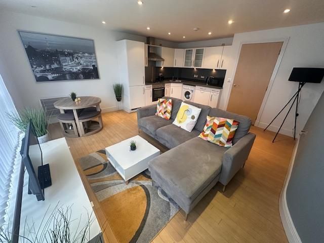 Property photo 2 of 20