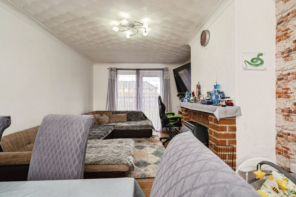 Property photo 3 of 16