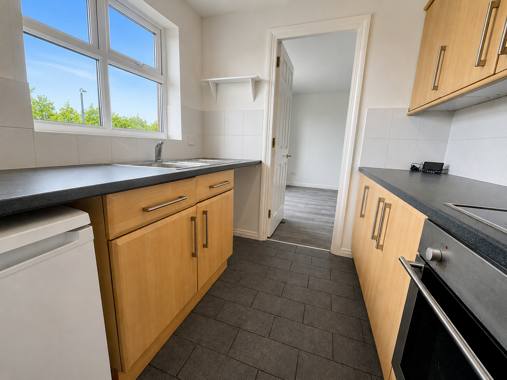 2 bed flat for saleHoneysuckle Close, Biggleswade SG18 photo 4