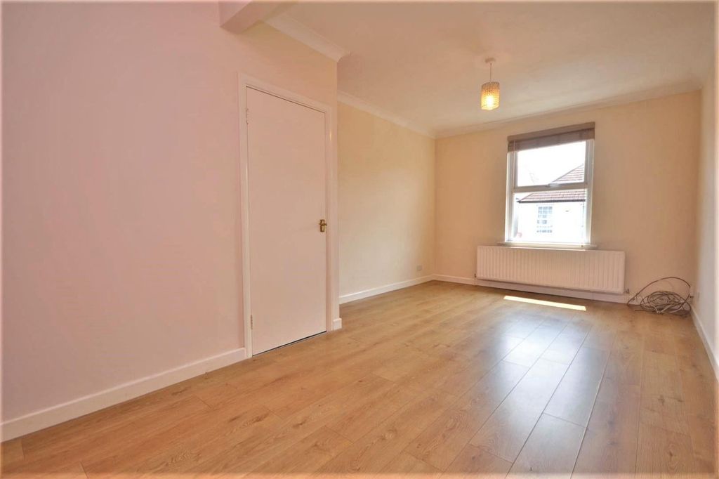 Property photo 3 of 9 Picture No. 04