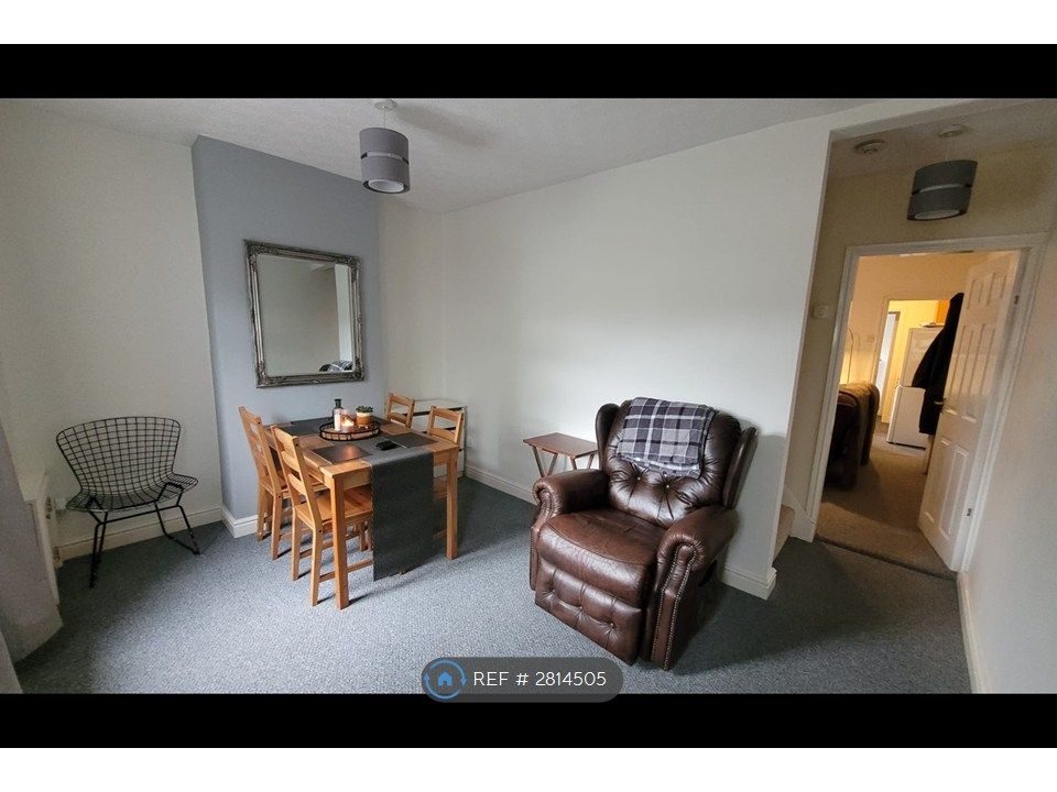 Property photo 3 of 11 Dining Room