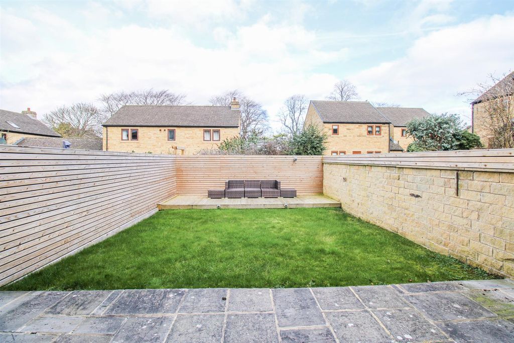 Property photo 2 of 19 Outside