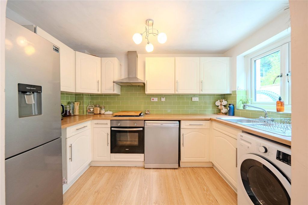 Property photo 3 of 21 Picture No. 02