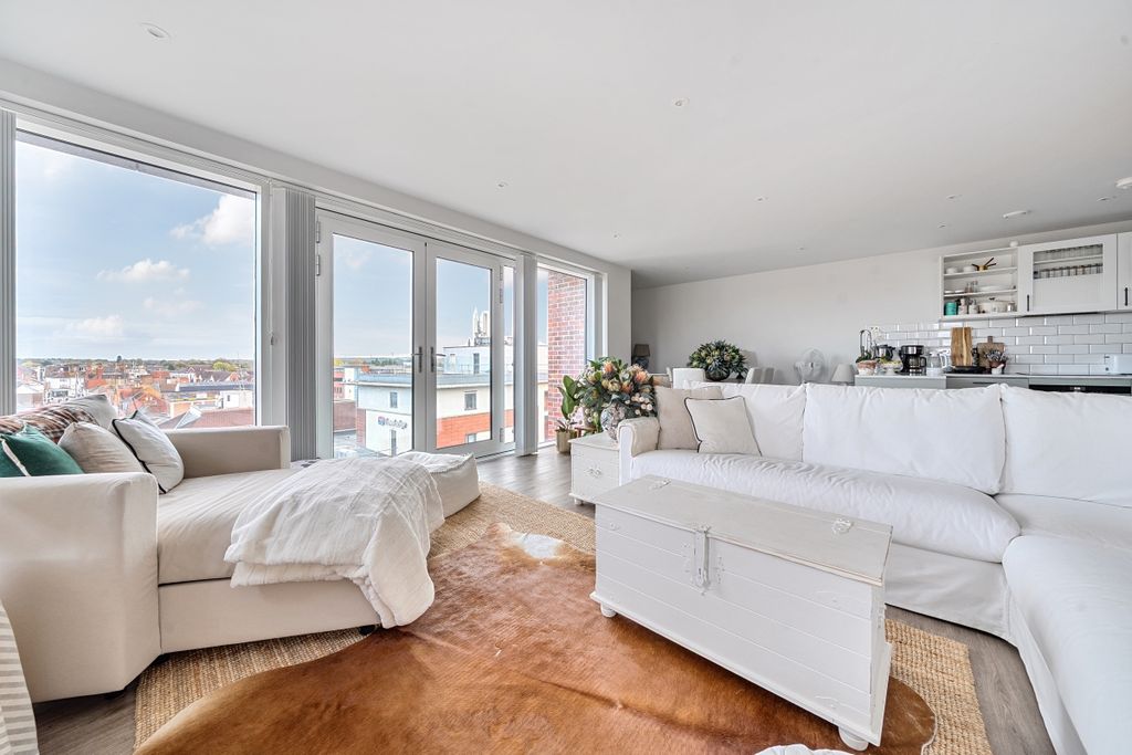 Property photo 3 of 11