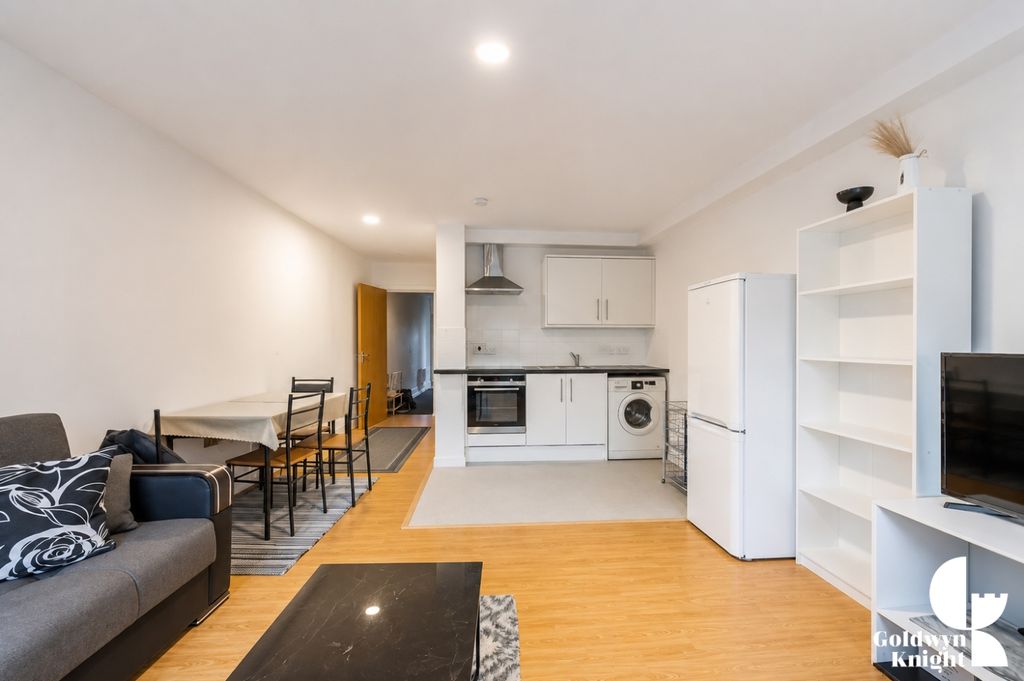 Property photo 3 of 6 C5356B35-Bb00-4854-B111-484Fcc5Baaea