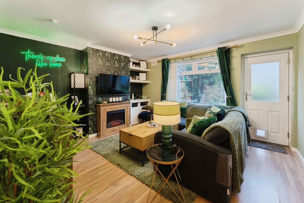 Property photo 3 of 12