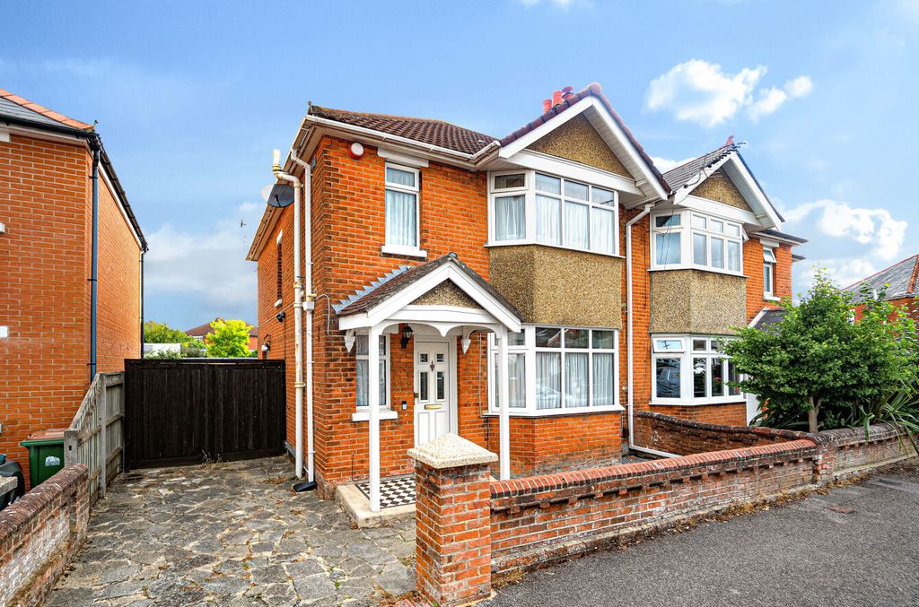 Property photo 1 of 13 1332347-10-688Bb3...